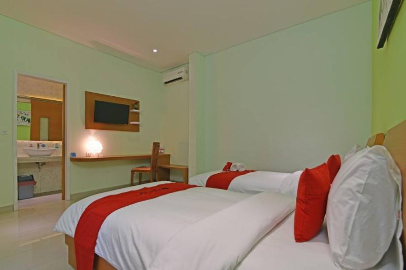 Reddoorz Plus @ Mahendradatta Denpasar Bagian luar foto